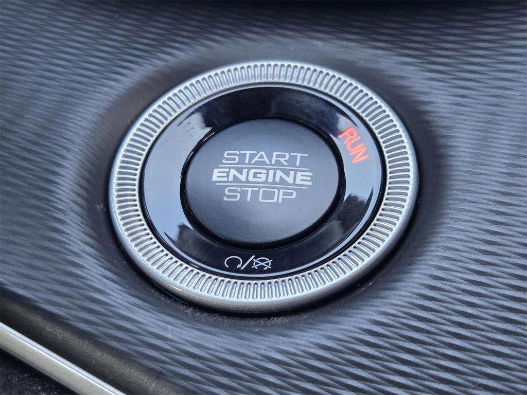 new 2025 Jeep Grand Cherokee car, priced at $37,558