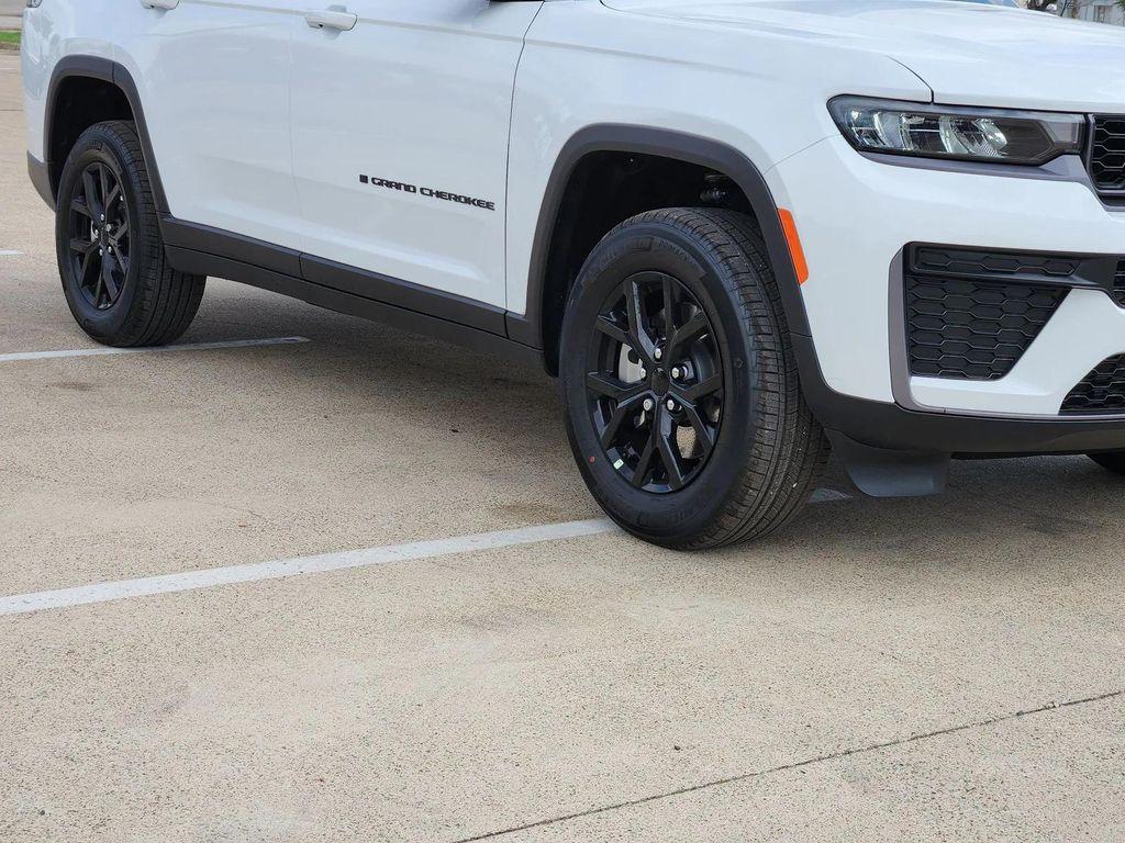 new 2026 Jeep Grand Cherokee L car, priced at $40,571