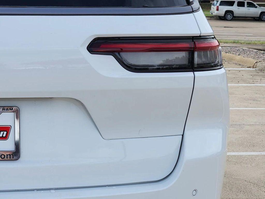 new 2026 Jeep Grand Cherokee L car, priced at $40,571