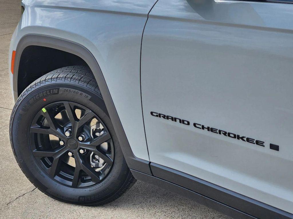 new 2026 Jeep Grand Cherokee L car, priced at $40,571