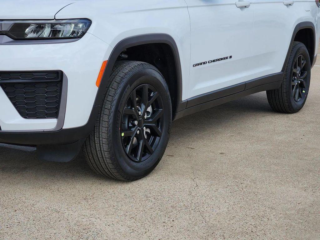 new 2026 Jeep Grand Cherokee L car, priced at $40,571