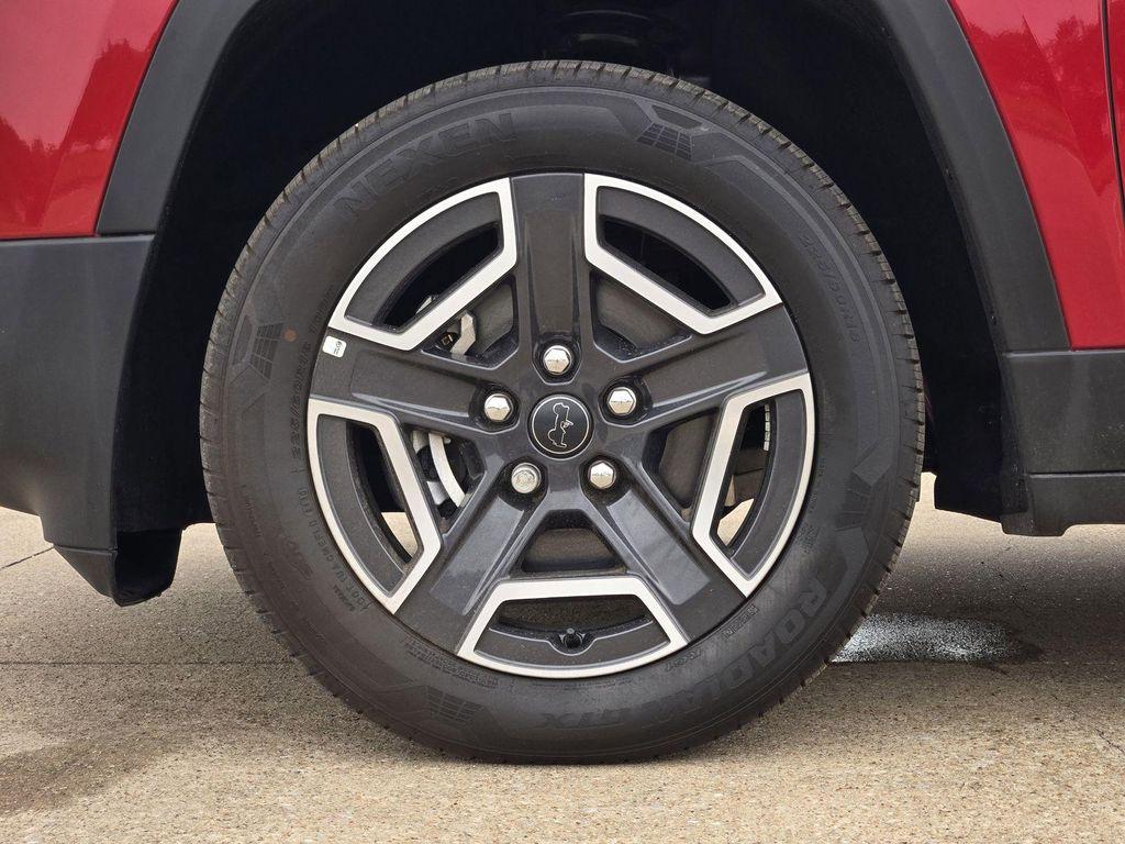 new 2026 Jeep Cherokee car, priced at $38,331