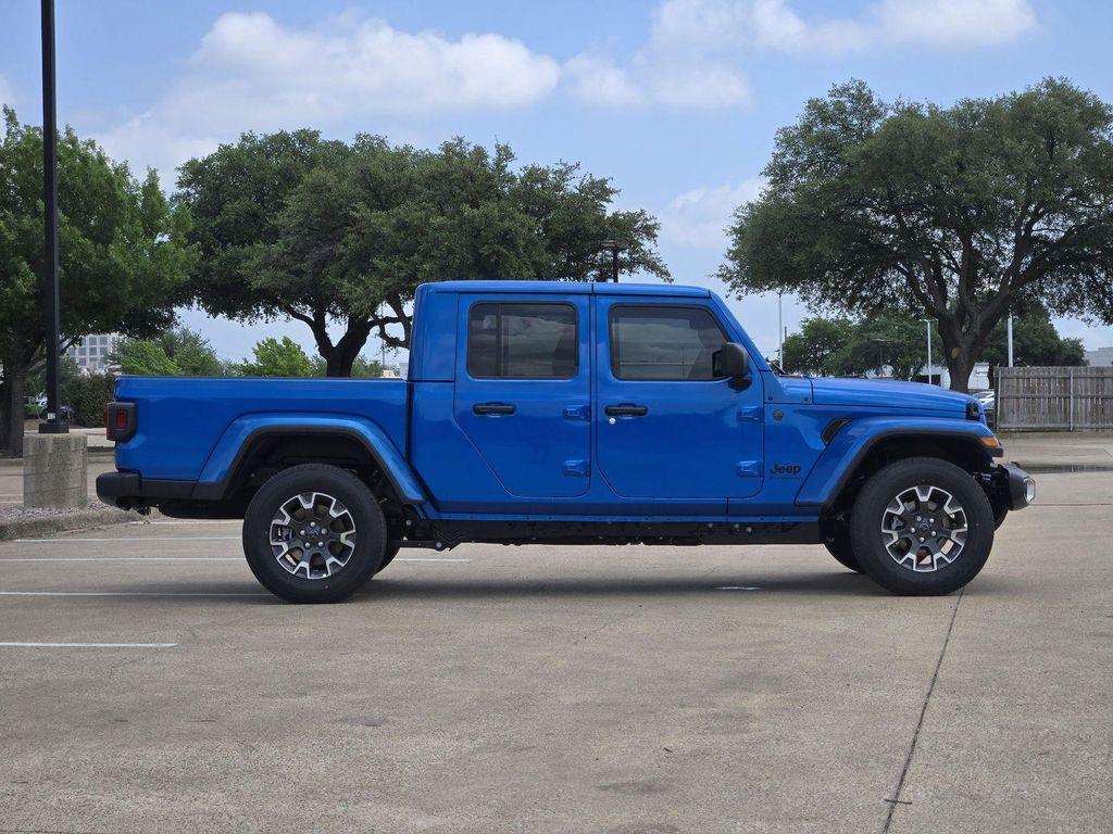 new 2026 Jeep Gladiator car, priced at $41,765