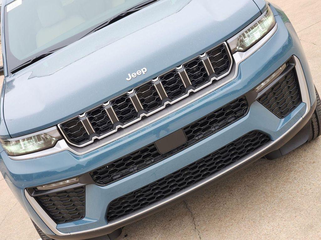 new 2026 Jeep Grand Cherokee car, priced at $41,554