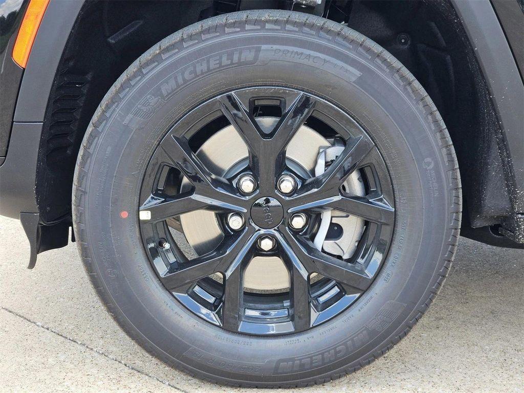 new 2025 Jeep Grand Cherokee L car, priced at $40,022