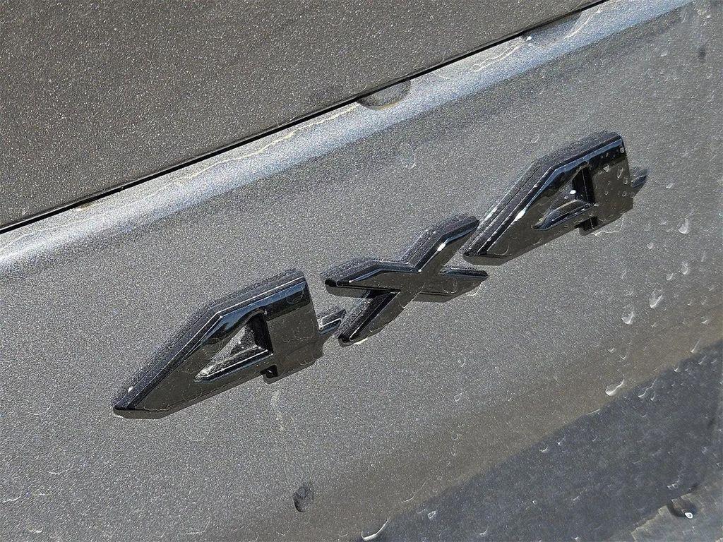 new 2025 Jeep Grand Cherokee car, priced at $40,752