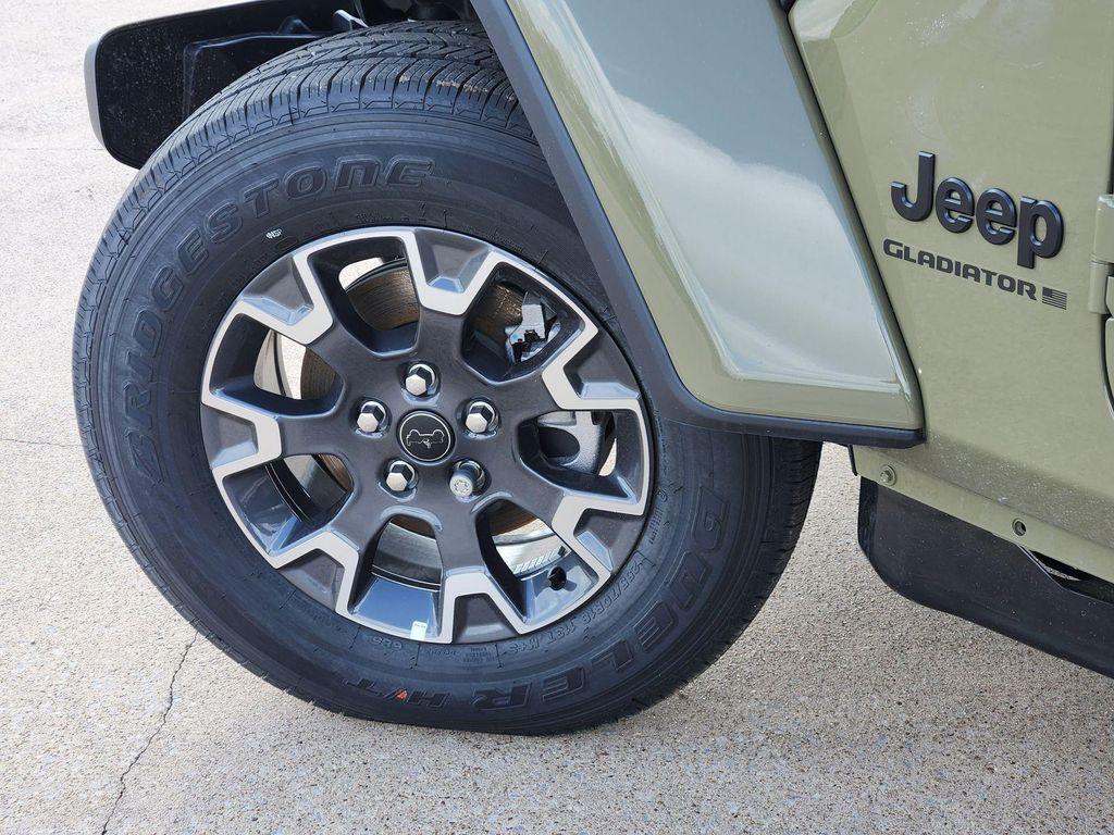 new 2026 Jeep Gladiator car, priced at $39,690