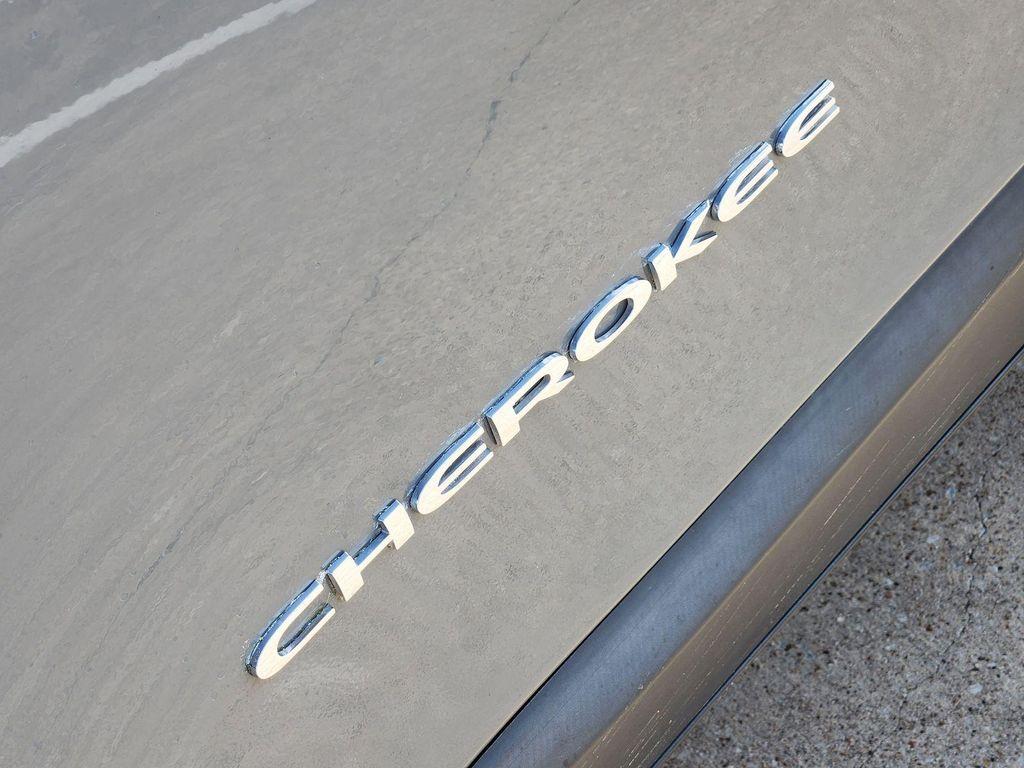 used 2021 Jeep Cherokee car, priced at $14,788