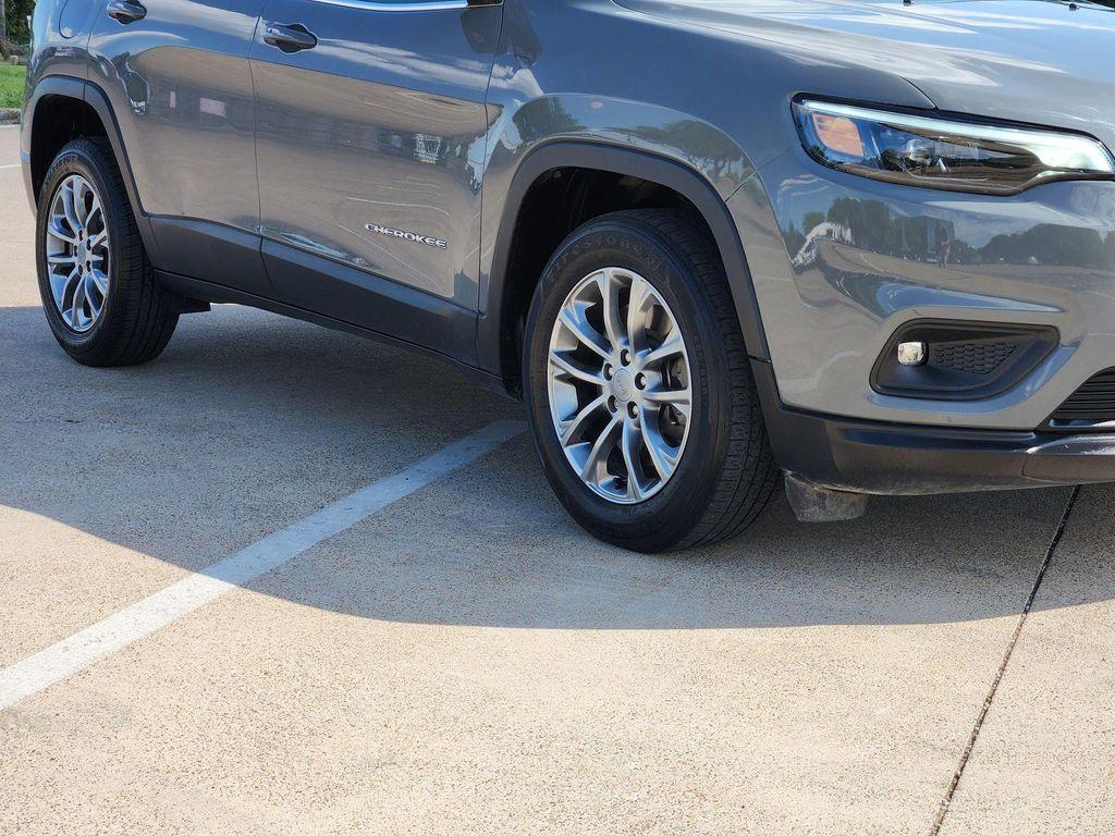 used 2021 Jeep Cherokee car, priced at $14,788