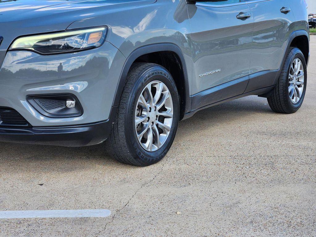 used 2021 Jeep Cherokee car, priced at $14,788
