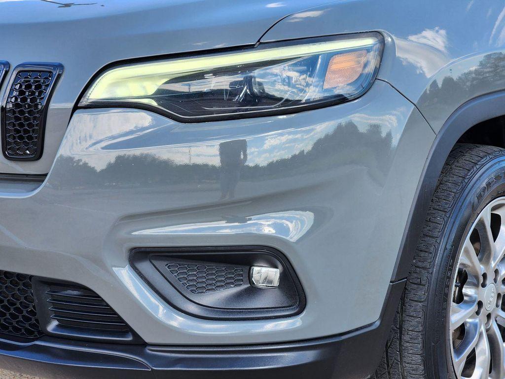 used 2021 Jeep Cherokee car, priced at $14,788