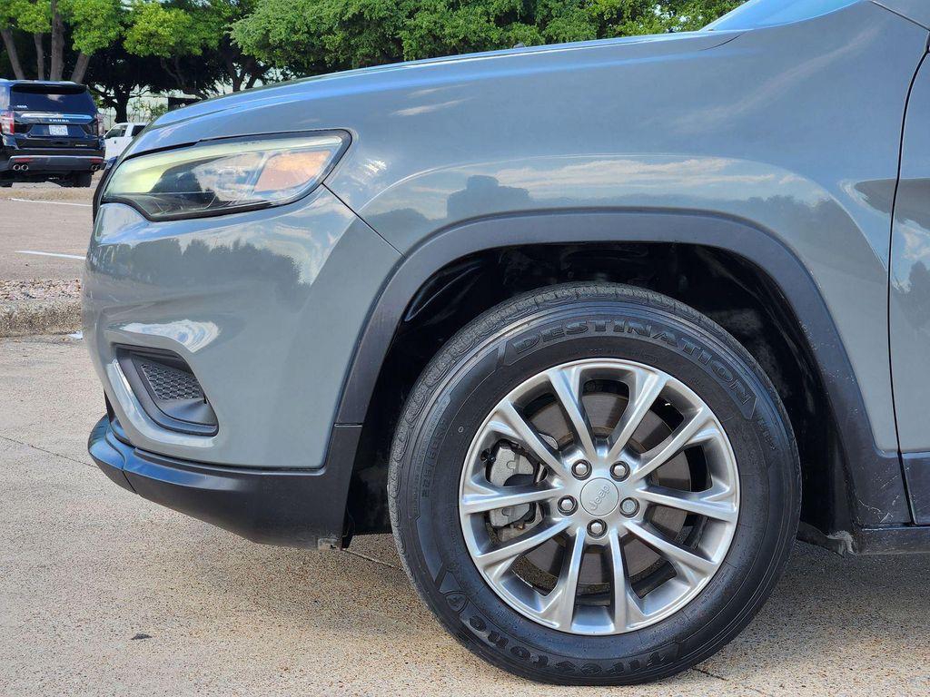 used 2021 Jeep Cherokee car, priced at $14,788