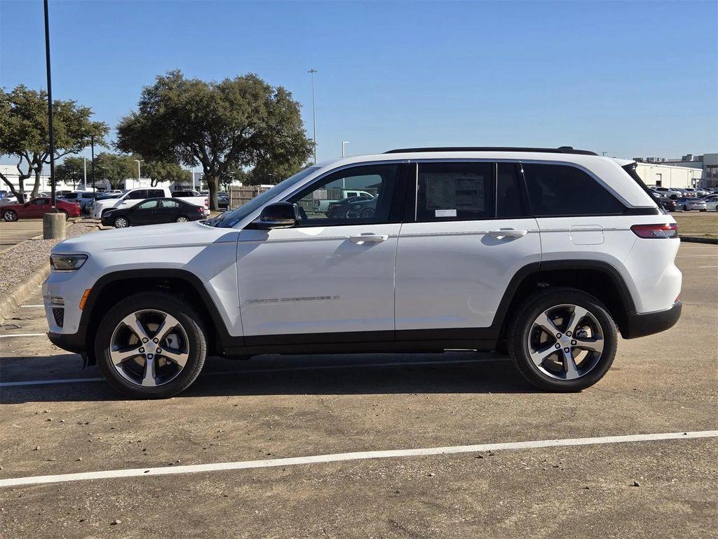 new 2025 Jeep Grand Cherokee car, priced at $45,808