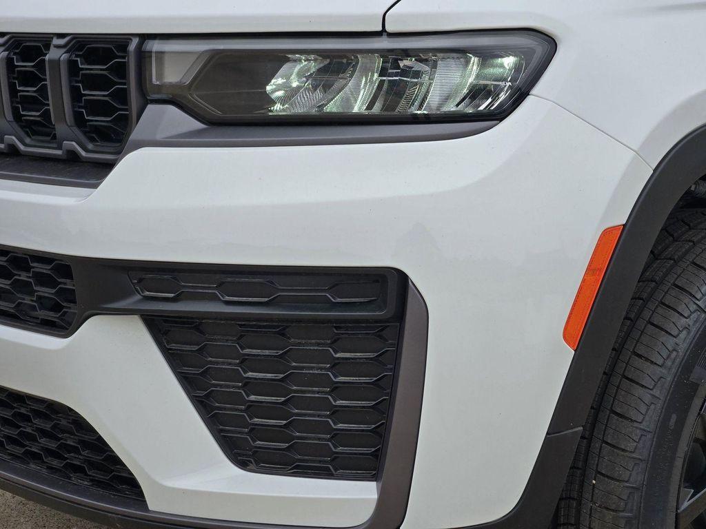 new 2026 Jeep Grand Cherokee car, priced at $39,430