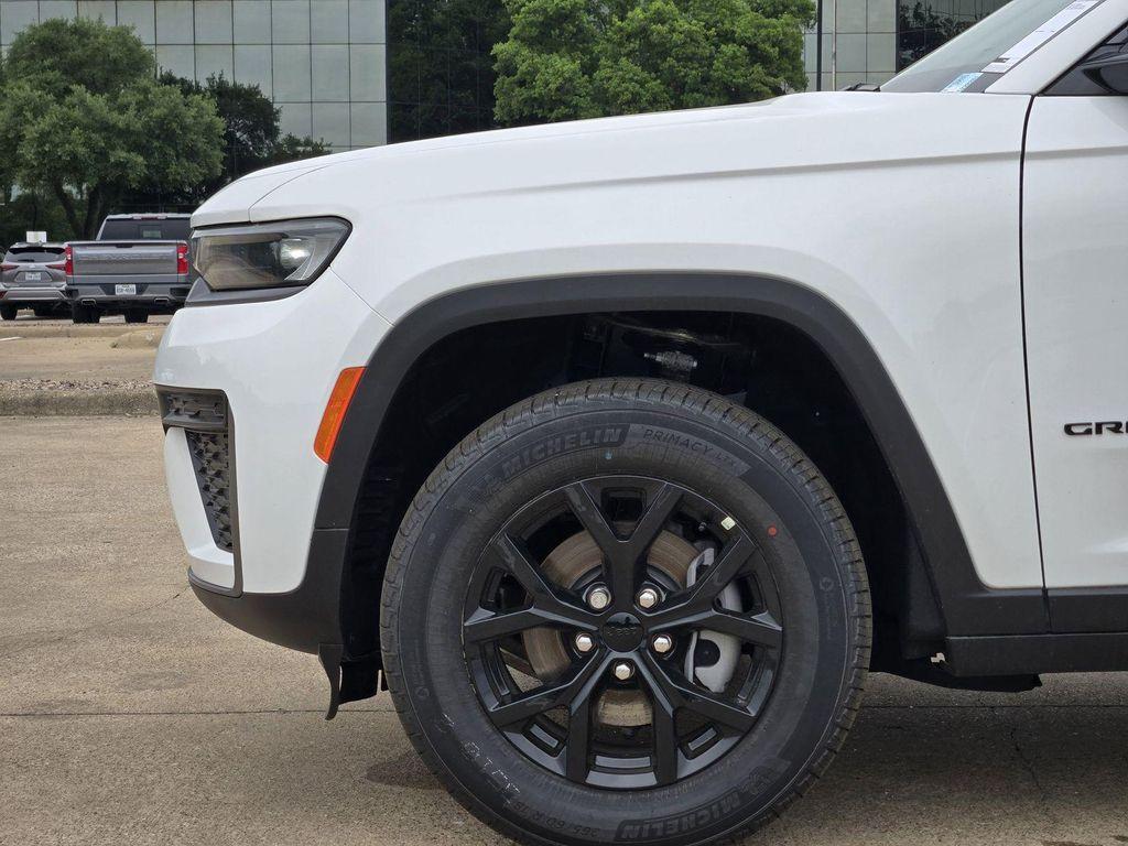 new 2026 Jeep Grand Cherokee car, priced at $39,430