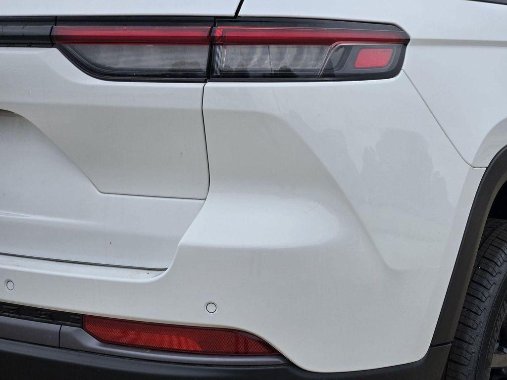 new 2026 Jeep Grand Cherokee car, priced at $39,430
