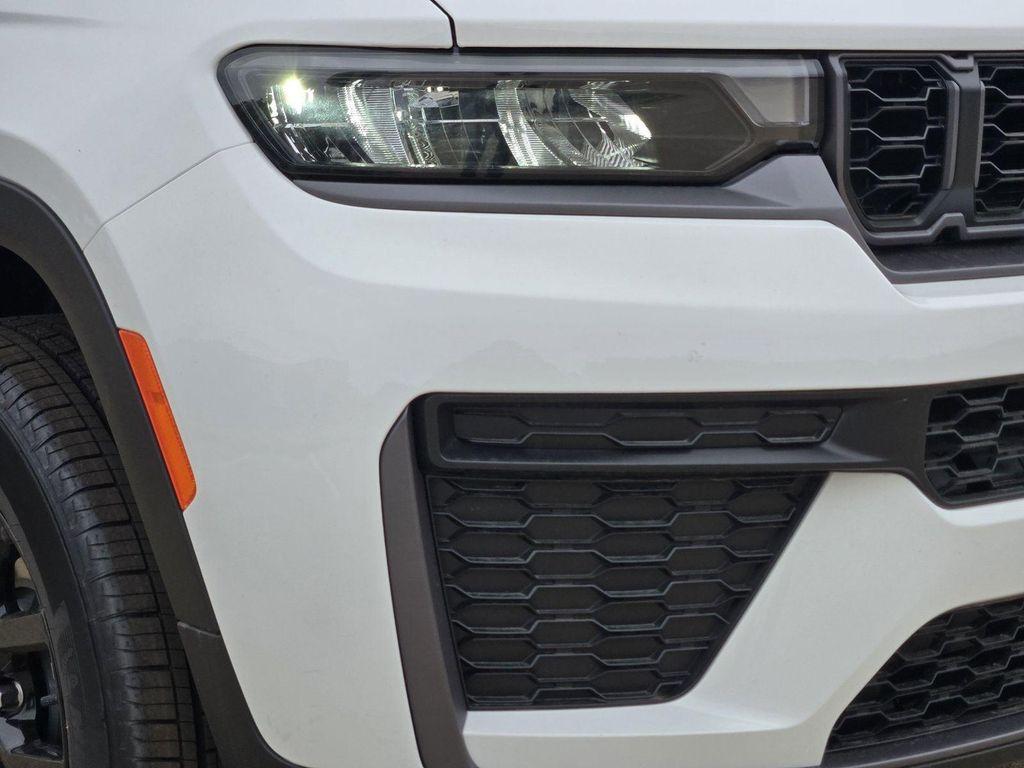 new 2026 Jeep Grand Cherokee car, priced at $39,430