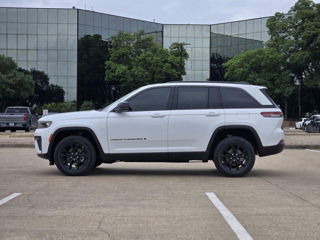 new 2026 Jeep Grand Cherokee car, priced at $39,430
