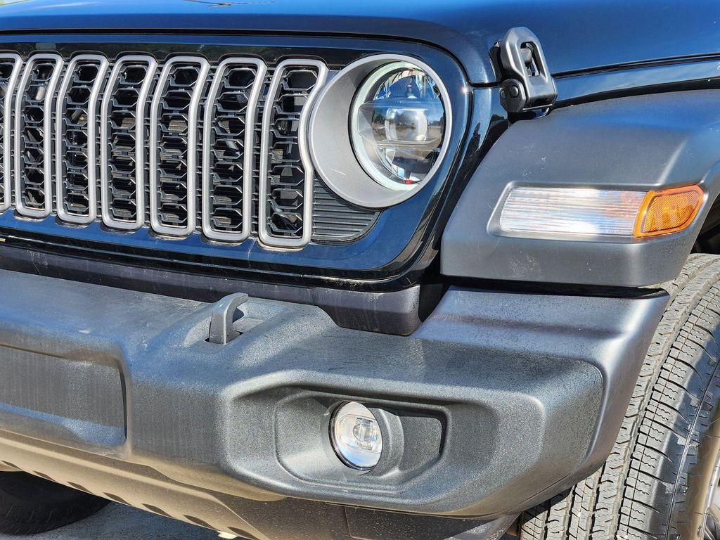 new 2026 Jeep Wrangler car, priced at $40,289