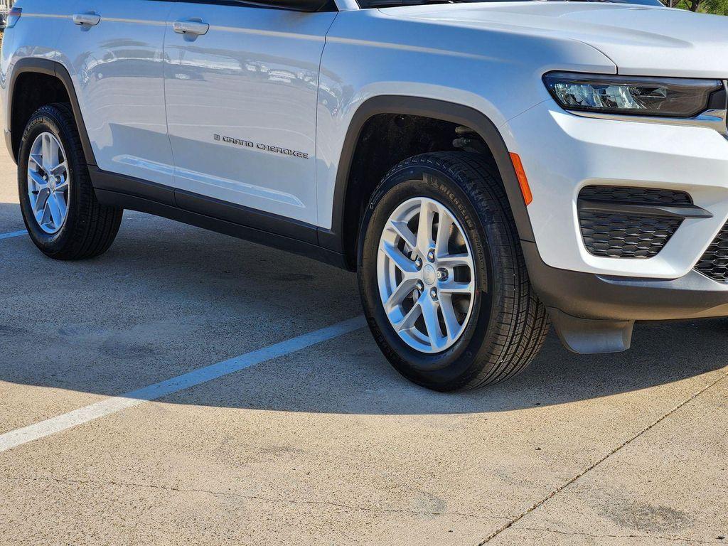 new 2026 Jeep Grand Cherokee car, priced at $33,235