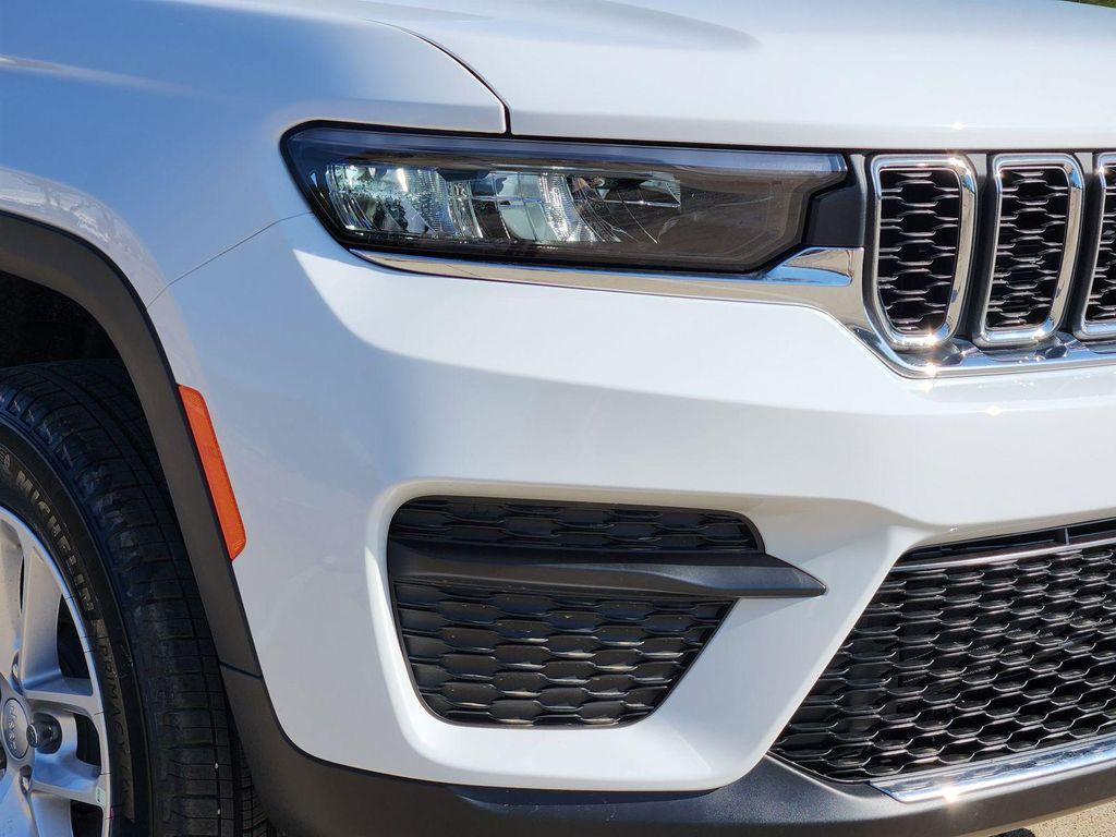 new 2026 Jeep Grand Cherokee car, priced at $33,235