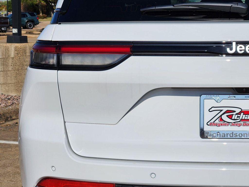 new 2026 Jeep Grand Cherokee car, priced at $33,235