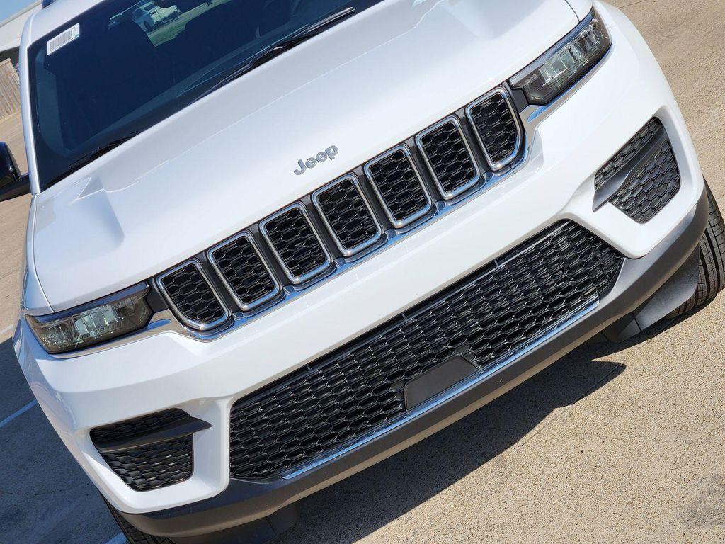 new 2026 Jeep Grand Cherokee car, priced at $33,235