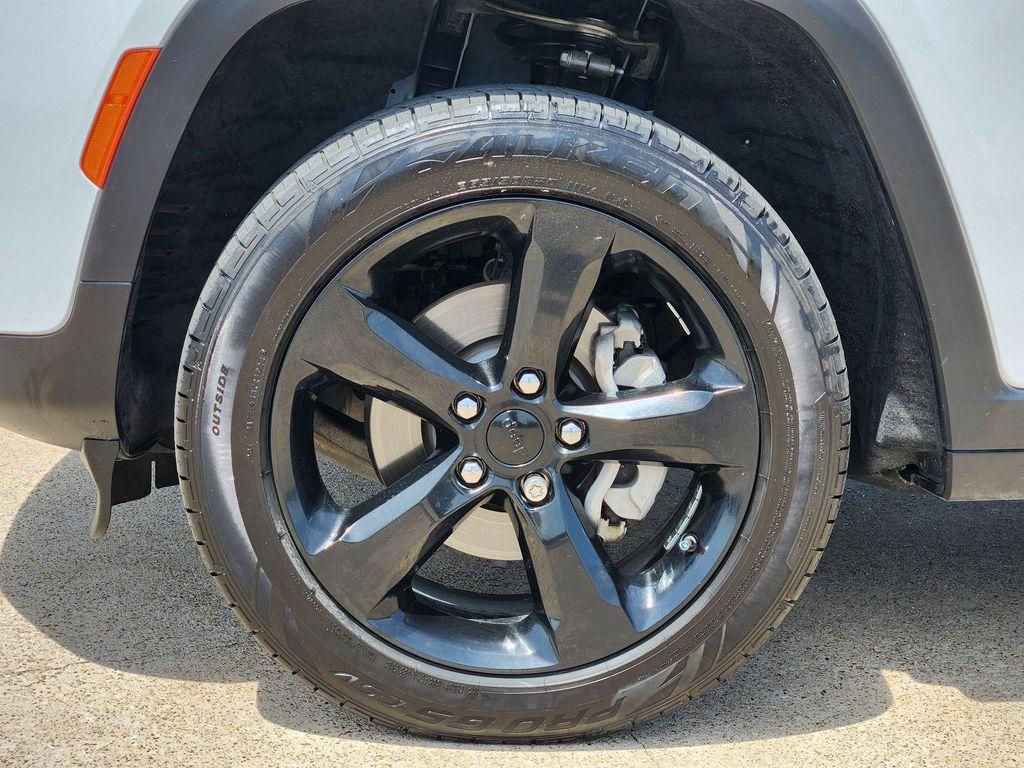 used 2023 Jeep Grand Cherokee car, priced at $26,171