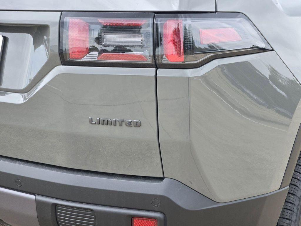 new 2026 Jeep Cherokee car, priced at $41,659