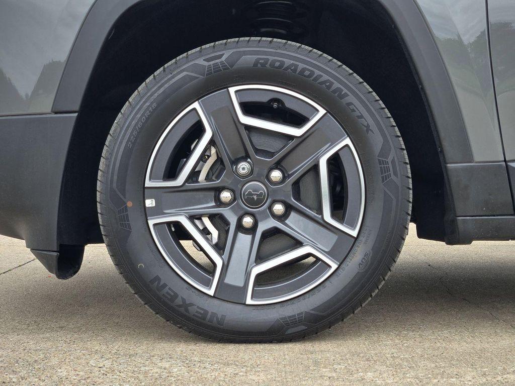 new 2026 Jeep Cherokee car, priced at $41,659