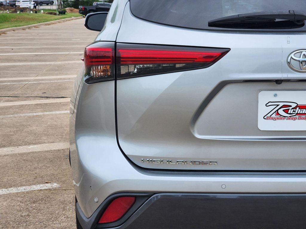 used 2020 Toyota Highlander car, priced at $28,358