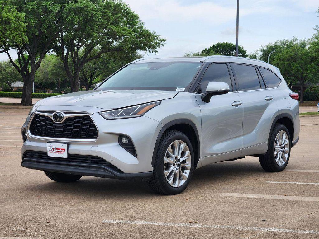 used 2020 Toyota Highlander car, priced at $28,358