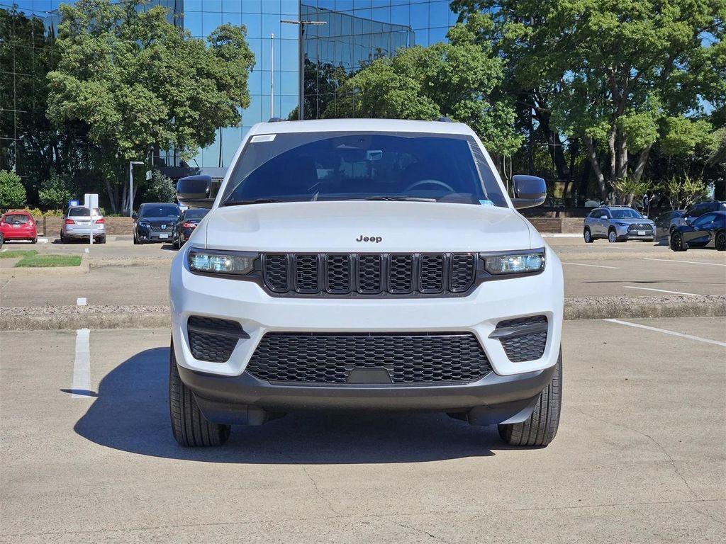 new 2025 Jeep Grand Cherokee car, priced at $38,736