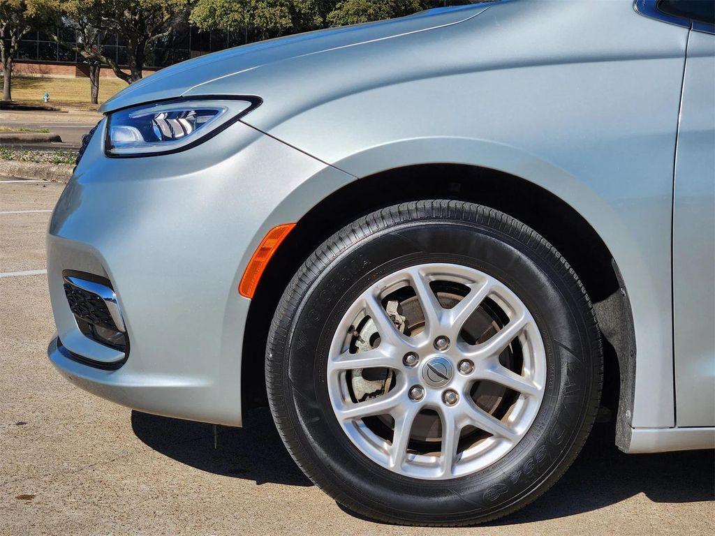 used 2024 Chrysler Pacifica car, priced at $30,362