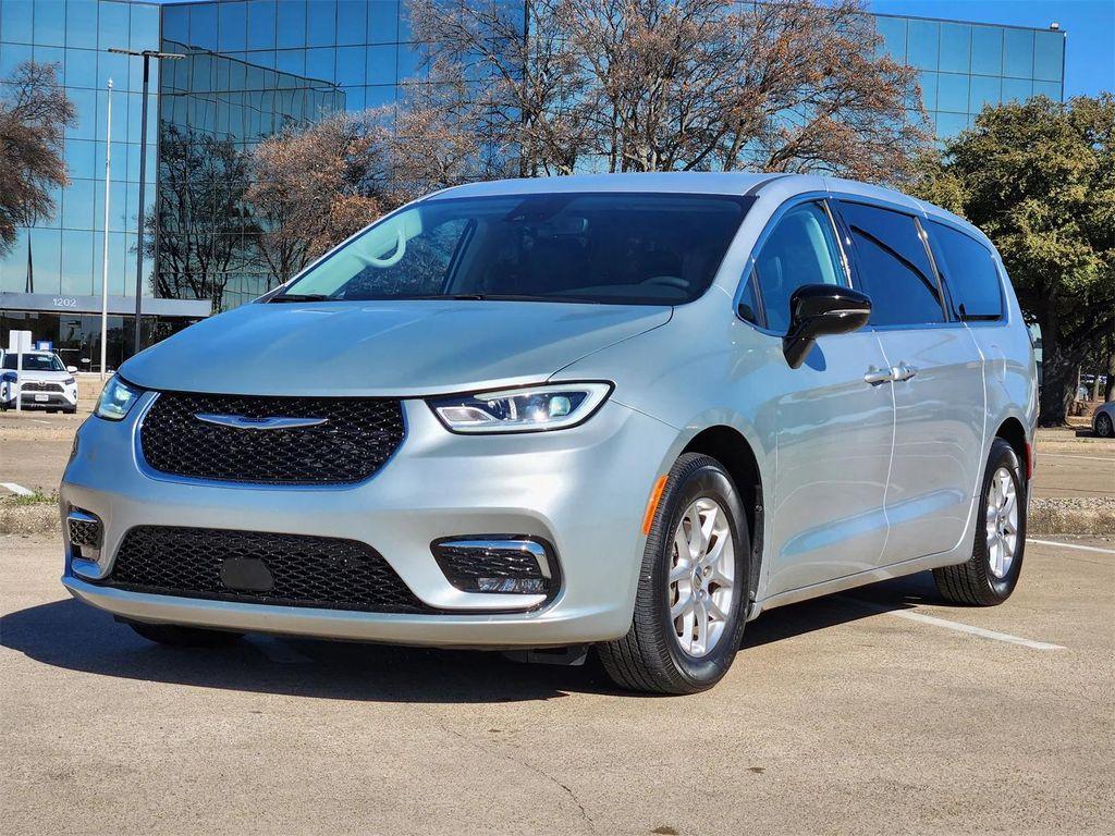 used 2024 Chrysler Pacifica car, priced at $30,362