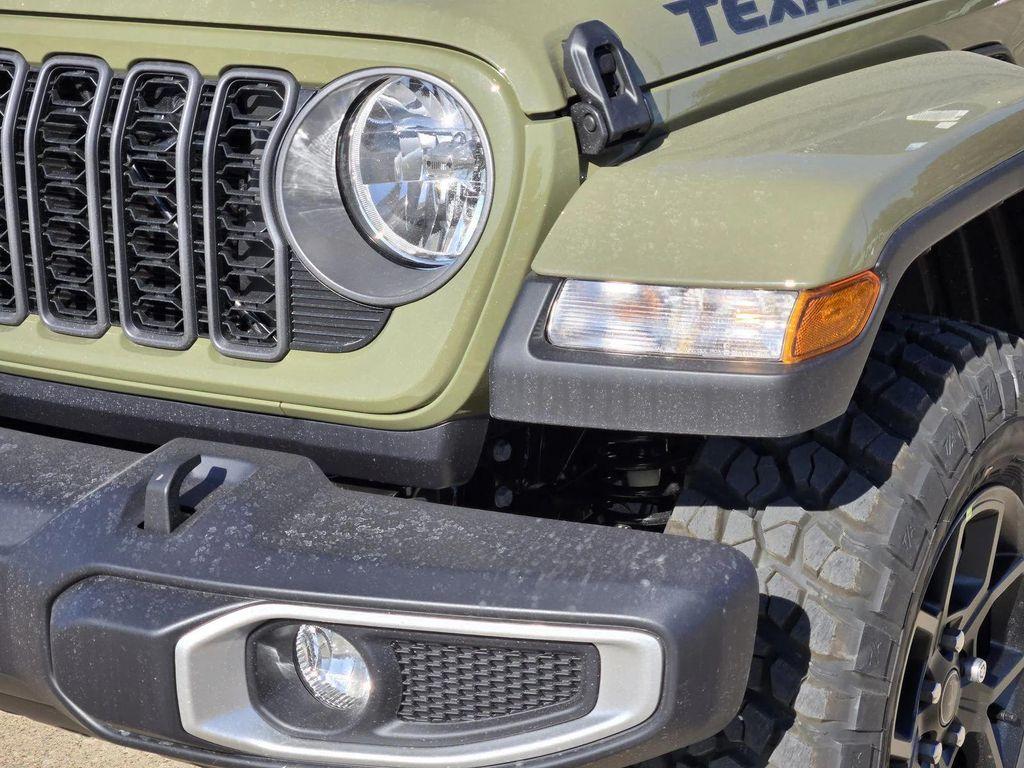new 2026 Jeep Gladiator car, priced at $42,997