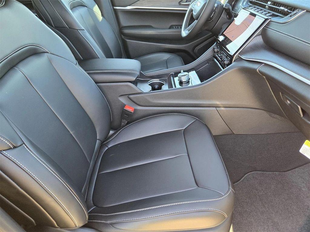 new 2025 Jeep Grand Cherokee L car, priced at $42,775