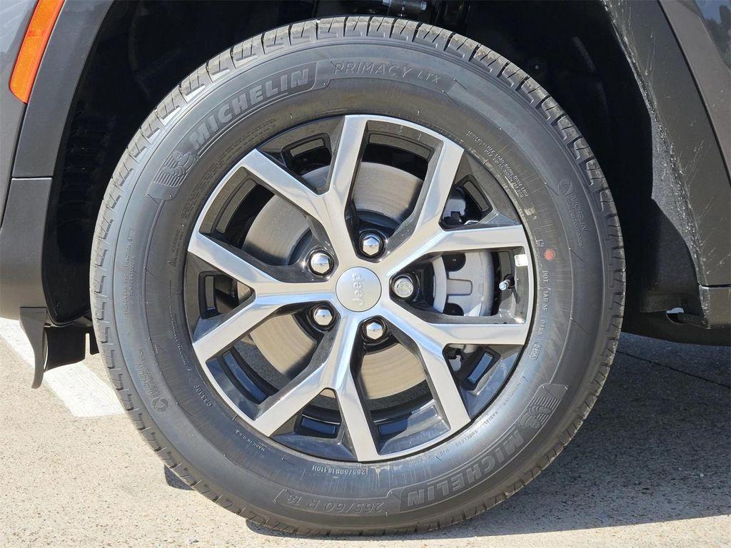 new 2025 Jeep Grand Cherokee L car, priced at $41,284