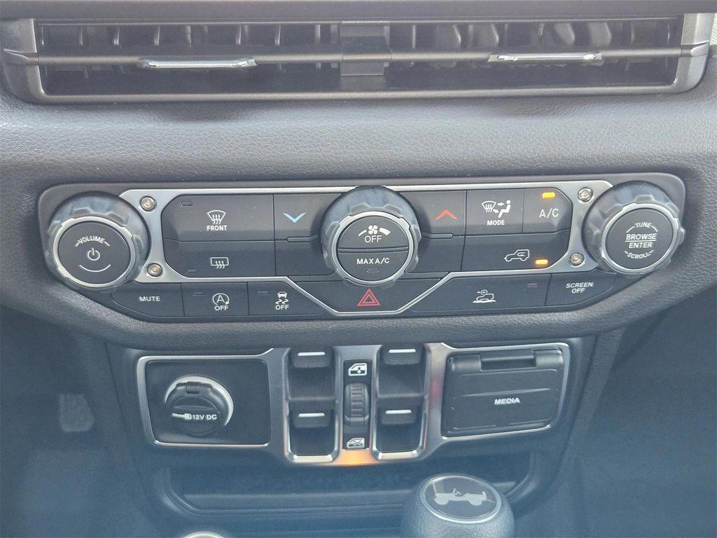 new 2026 Jeep Wrangler car, priced at $40,002