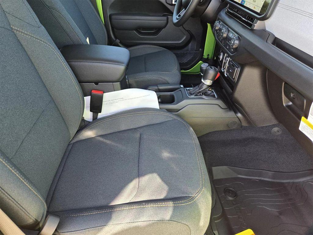 new 2026 Jeep Wrangler car, priced at $40,002