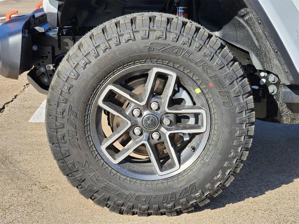 new 2026 Jeep Gladiator car, priced at $51,915