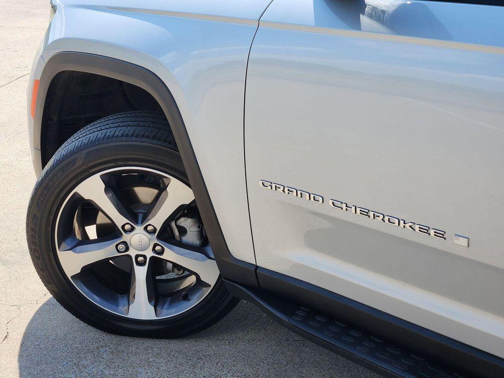 used 2023 Jeep Grand Cherokee car, priced at $29,276