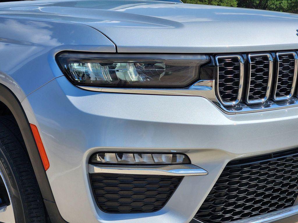 used 2023 Jeep Grand Cherokee car, priced at $29,276