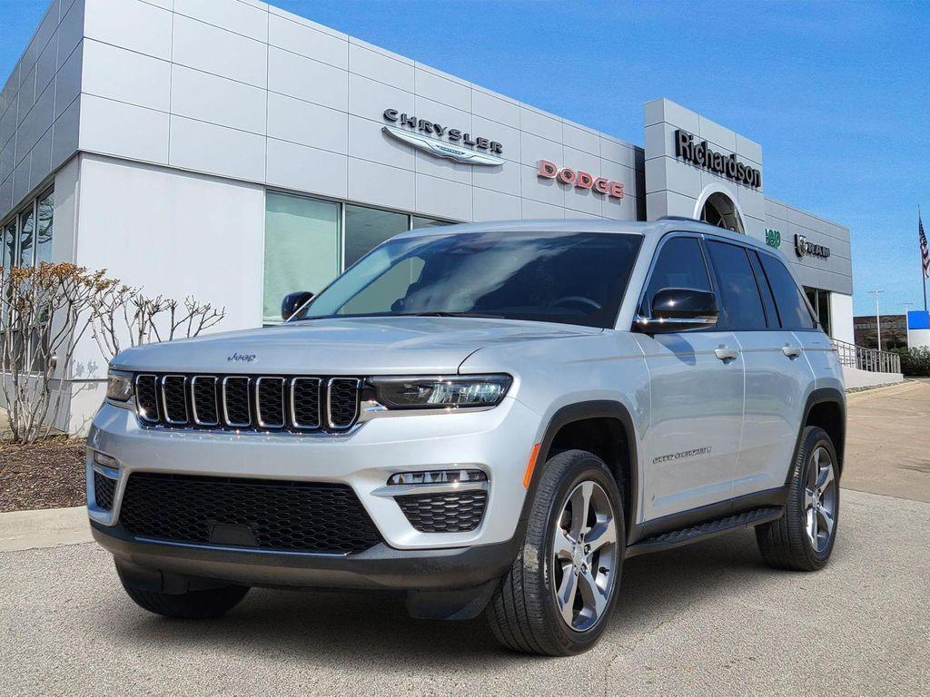 used 2023 Jeep Grand Cherokee car, priced at $29,276