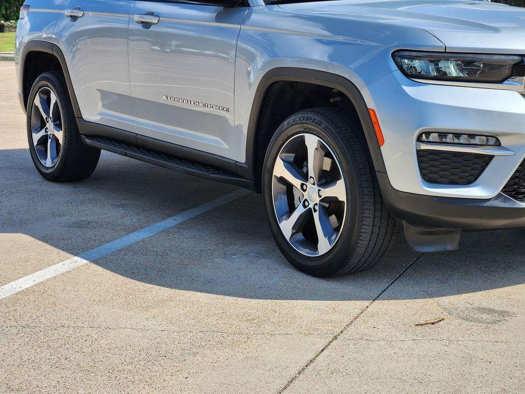 used 2023 Jeep Grand Cherokee car, priced at $29,276