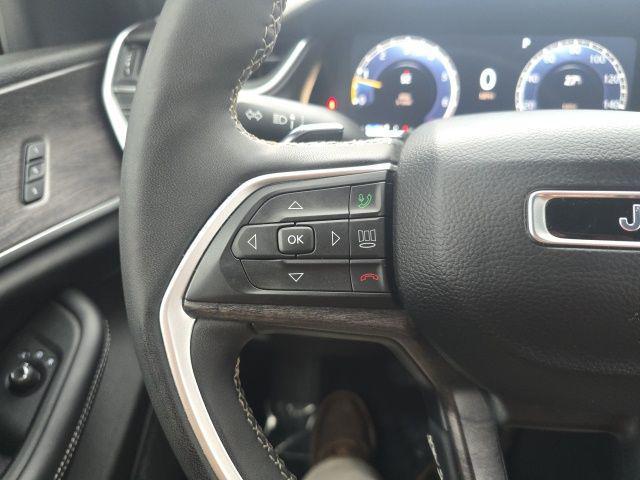 used 2024 Jeep Grand Cherokee car, priced at $37,399