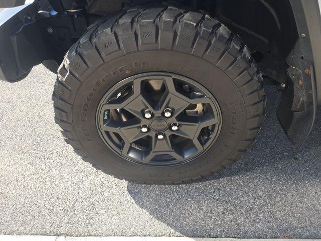 used 2023 Jeep Gladiator car, priced at $34,841