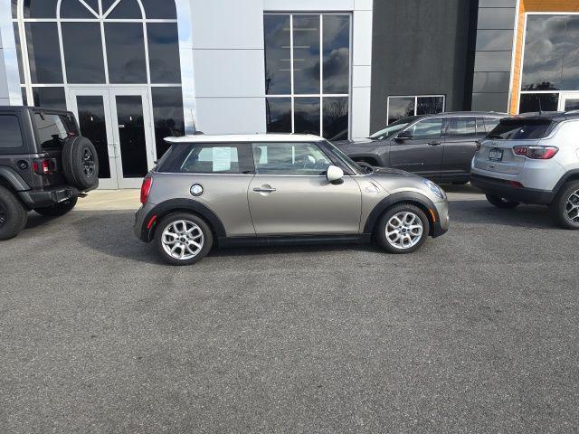used 2018 MINI Hardtop car, priced at $15,999