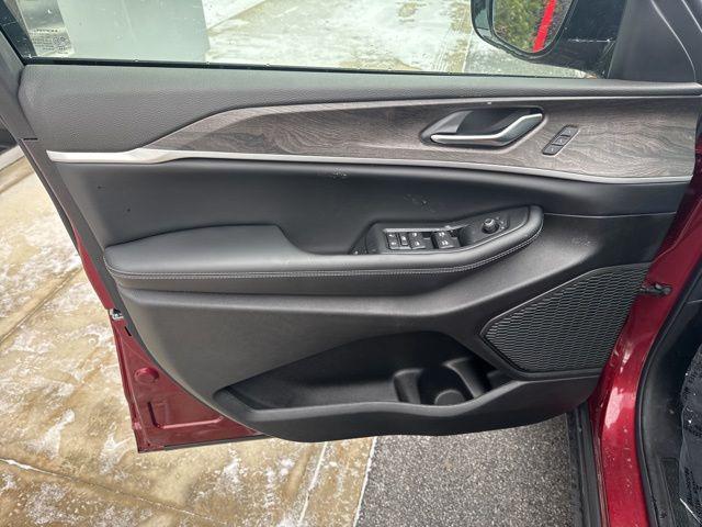 new 2025 Jeep Grand Cherokee car, priced at $50,072