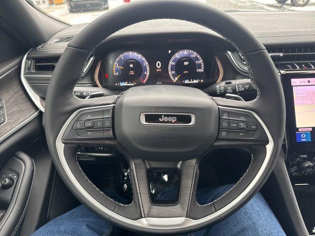 new 2025 Jeep Grand Cherokee car, priced at $50,072